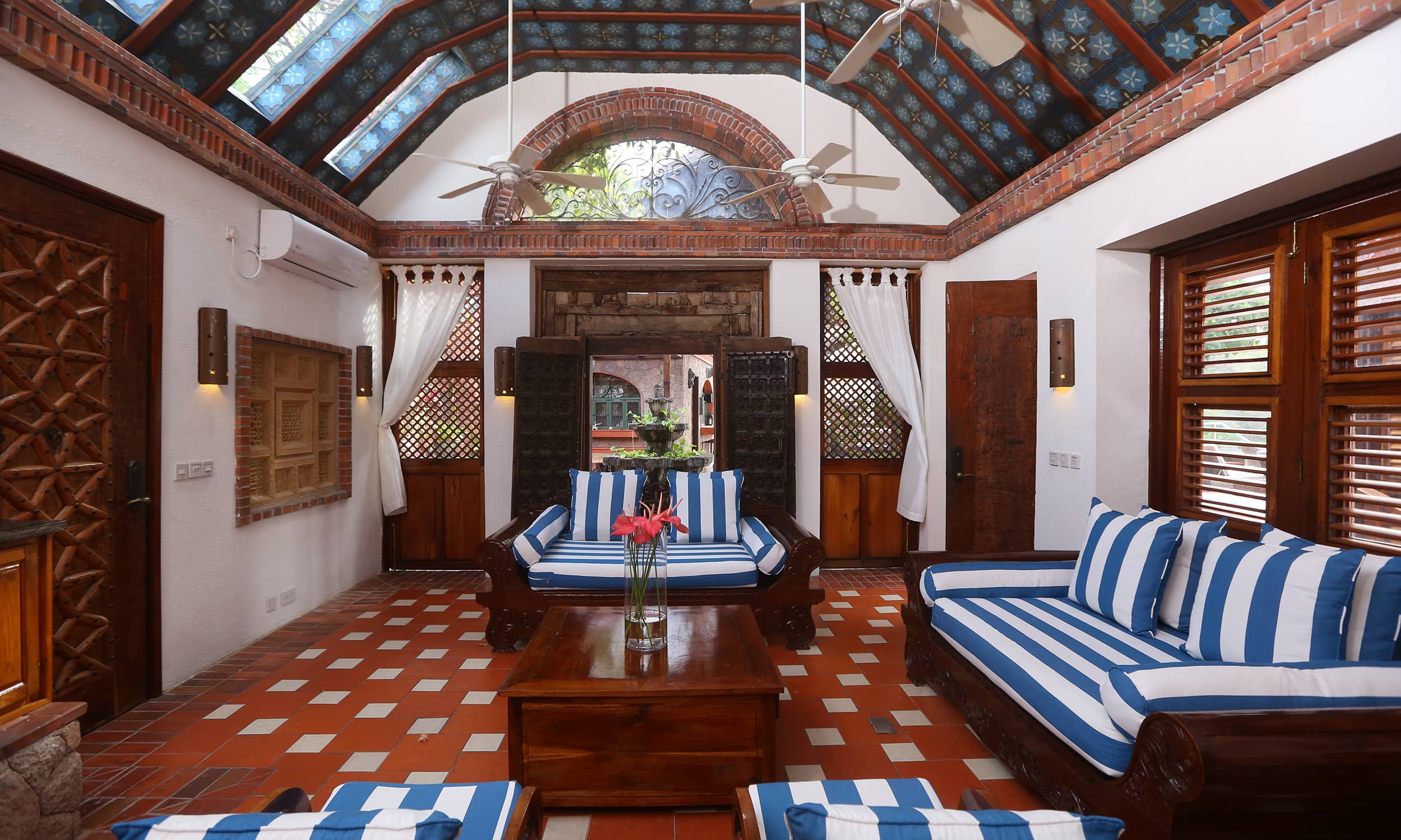 Upper Temple Suite